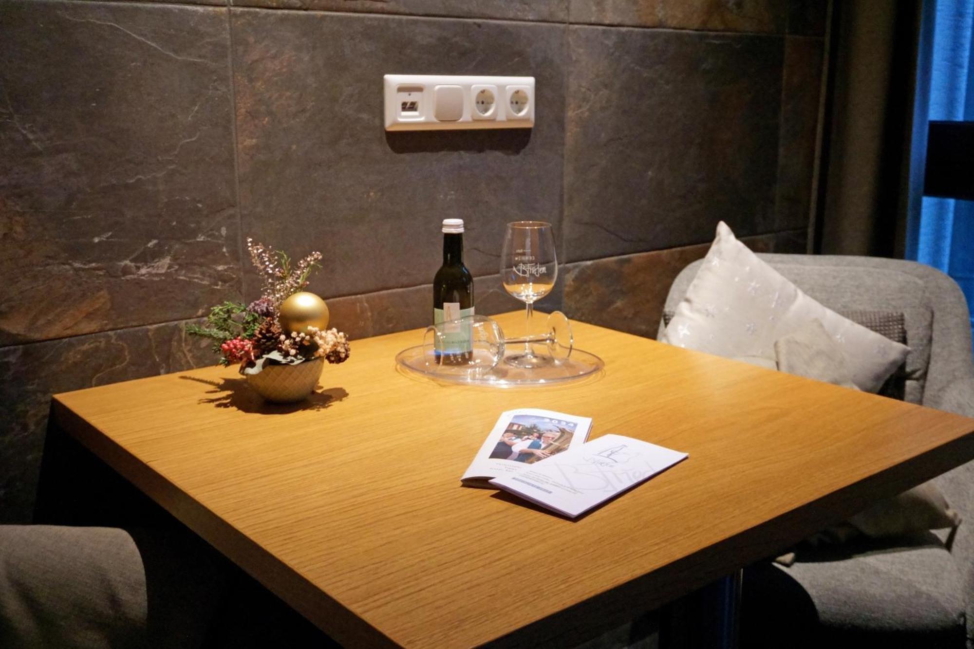Gaestehaus Und Weingut Bernd Frieden Nittel Luaran gambar