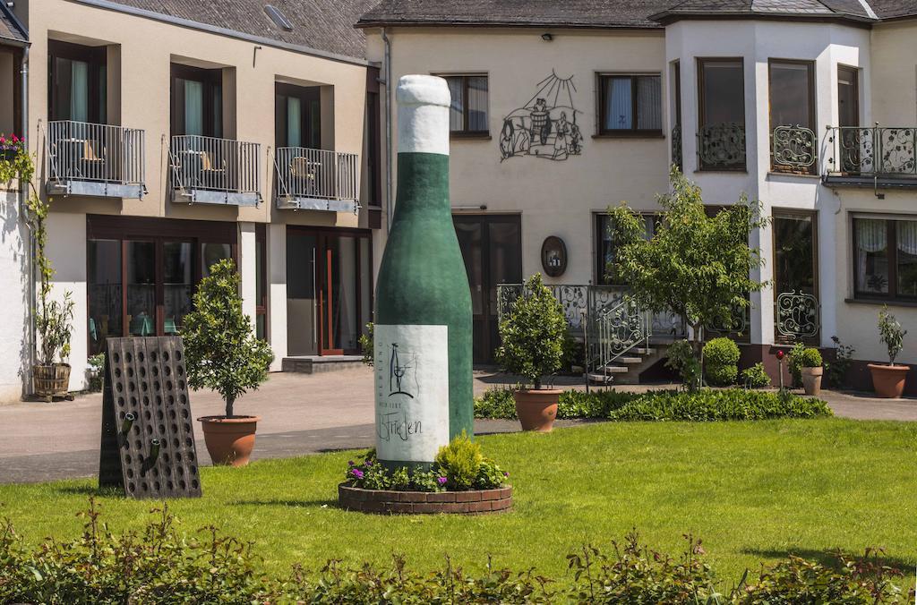 Gastehaus Und Weingut Bernd Frieden Hotel Nittel Bilik gambar