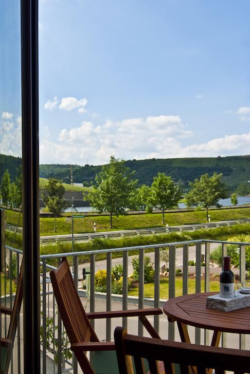 Gaestehaus Und Weingut Bernd Frieden Nittel Bilik gambar