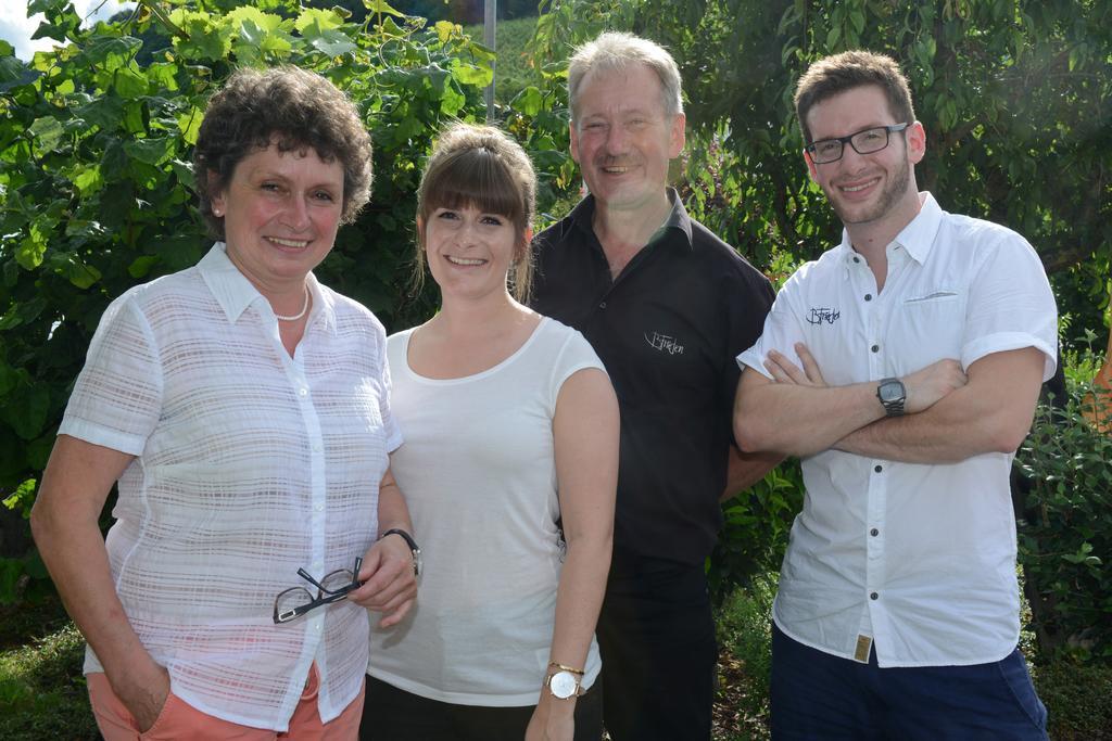 Gastehaus Und Weingut Bernd Frieden Hotel Nittel Luaran gambar