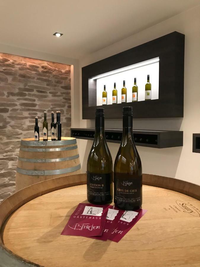 Gaestehaus Und Weingut Bernd Frieden Nittel Luaran gambar